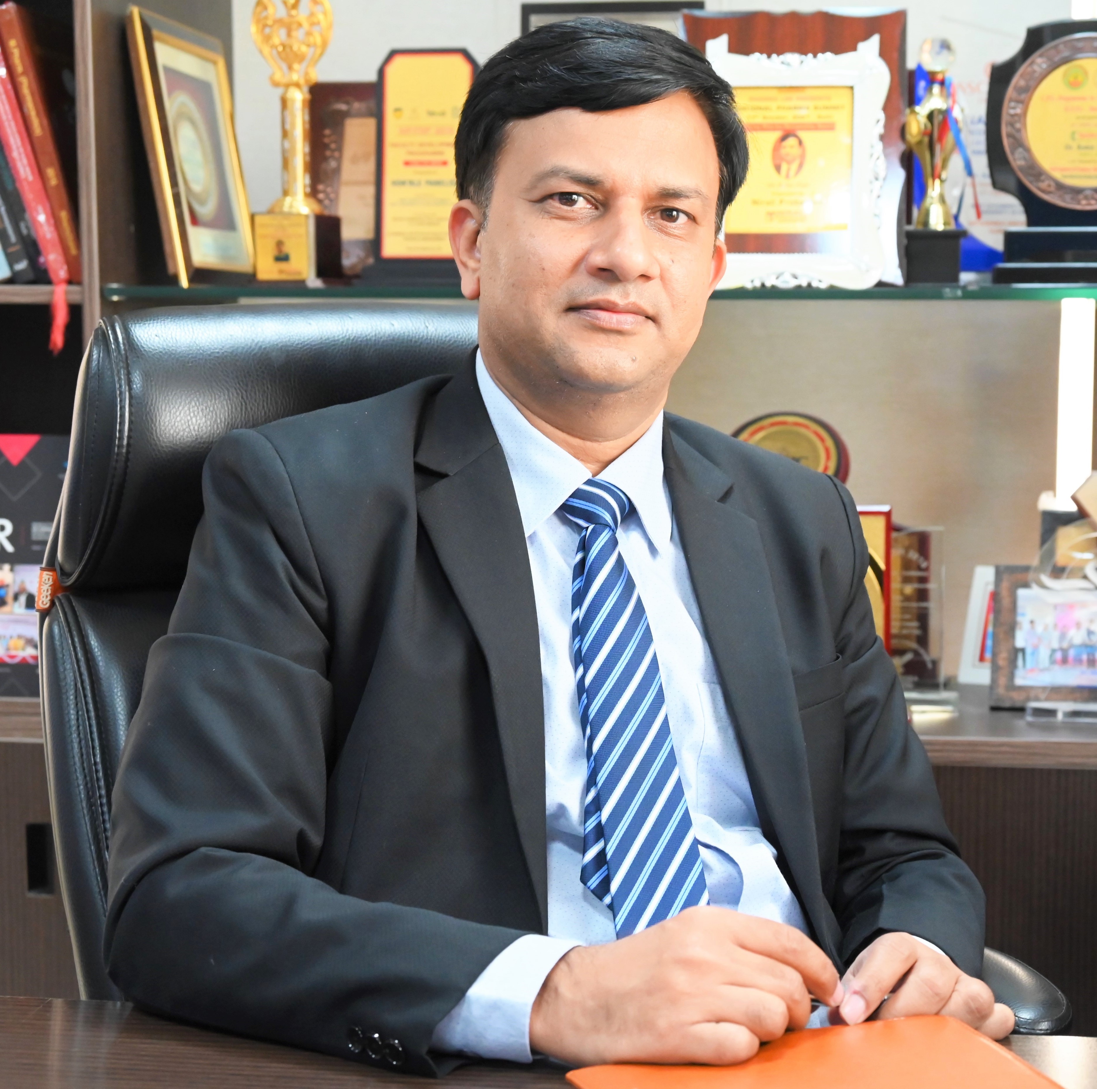 Dr. Rohit Dutt.jfif